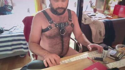 subbear75 live cam on Cam4