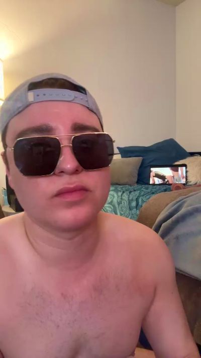 submissivebttm1 live cam on Cam4
