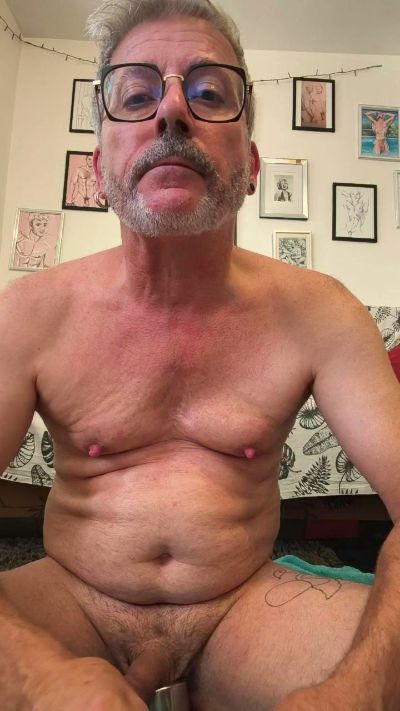 suceruevoltaire live cam on Cam4