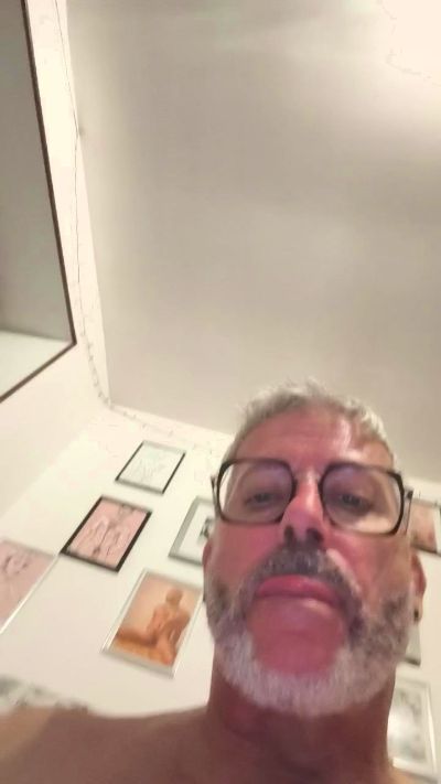 suceruevoltaire live cam on Cam4