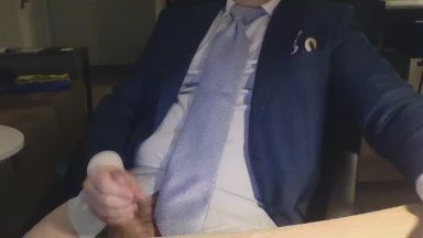 suitedfucker live cam on Cam4