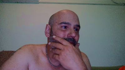 superchuk1 live cam on Cam4
