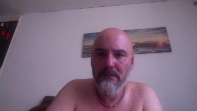 superchuk1 live cam on Cam4