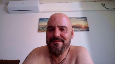 superchuk1 live cam on Cam4