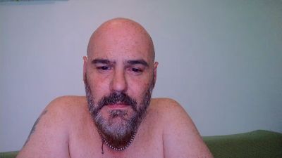 superchuk1 live cam on Cam4