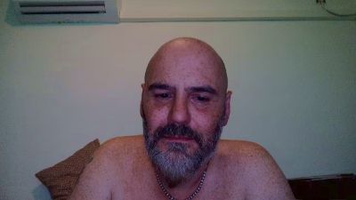 superchuk1 live cam on Cam4