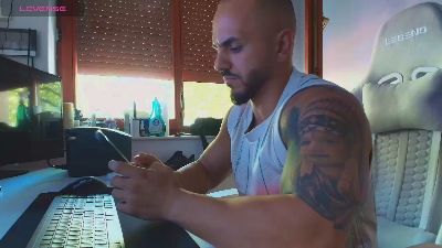 supermanboyxxl live cam on Cam4