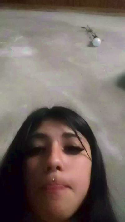 surey live cam on Cam4