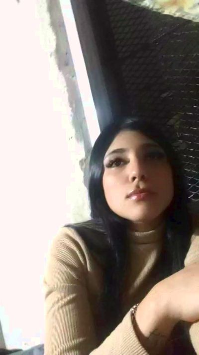 surey live cam on Cam4