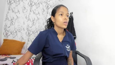 suriFoster live cam on Cam4
