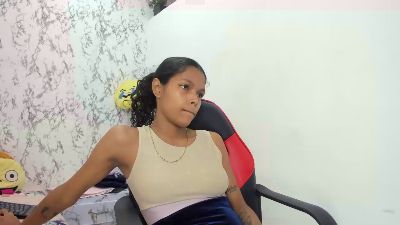 suriFoster live cam on Cam4