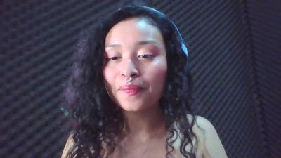 suuri live cam on Cam4