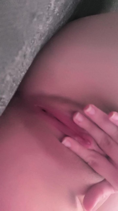 swe3tbby_cry5 live cam on Cam4