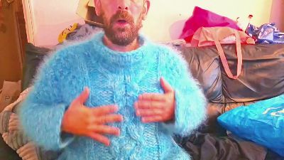 sweaterslut live cam on Cam4