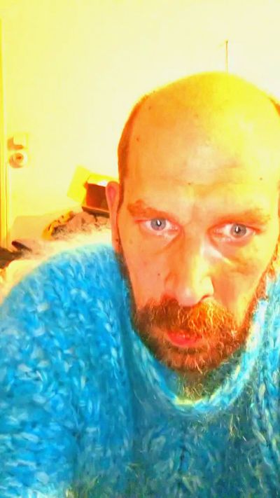 sweaterslut live cam on Cam4
