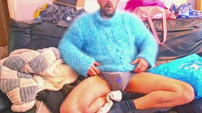 sweaterslut live cam on Cam4