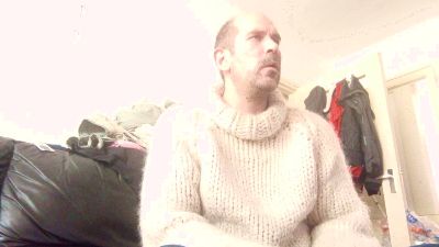 sweaterslut live cam on Cam4