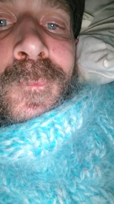 sweaterslut live cam on Cam4