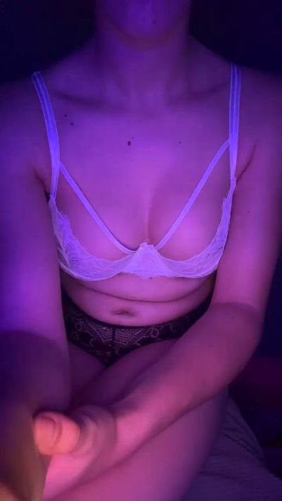 sweet8 live cam on Cam4