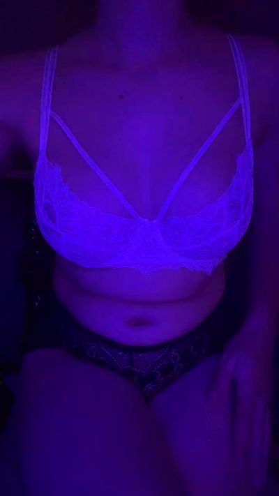 sweet8 live cam on Cam4