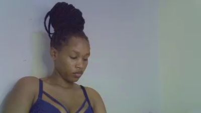 sweet_brown9 live cam on Cam4
