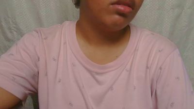 sweet_charm18 live cam on Cam4