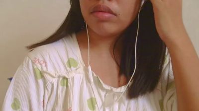 sweet_charm18 live cam on Cam4