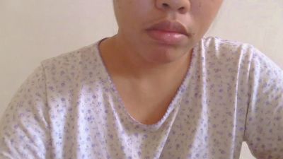 sweet_charm18 live cam on Cam4