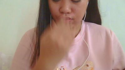 sweet_charm18 live cam on Cam4