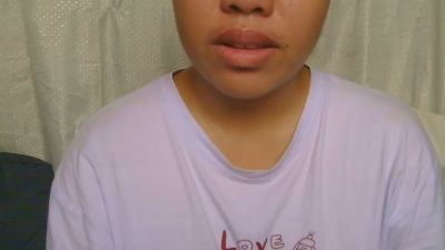 sweet_charm18 live cam on Cam4