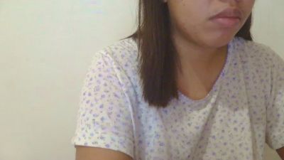 sweet_charm18 live cam on Cam4