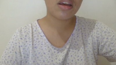 sweet_charm18 live cam on Cam4
