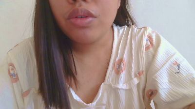 sweet_charm18 live cam on Cam4