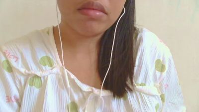 sweet_charm18 live cam on Cam4