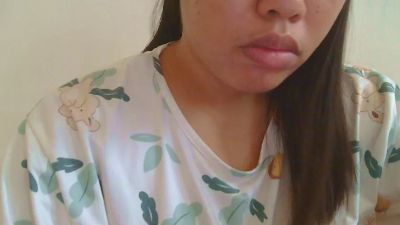 sweet_charm18 live cam on Cam4