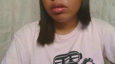 sweet_charm18 live cam on Cam4