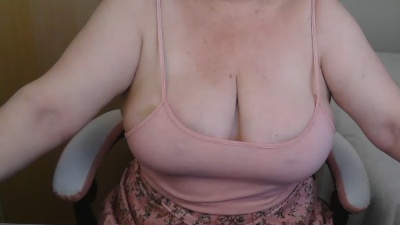 sweet_curvy live cam on Cam4