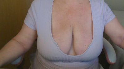 sweet_curvy live cam on Cam4