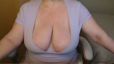 sweet_curvy live cam on Cam4