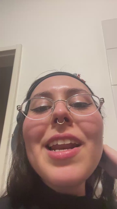 sweet_cute_rina live cam on Cam4