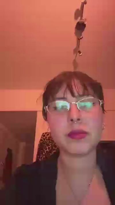 sweet_cute_rina live cam on Cam4