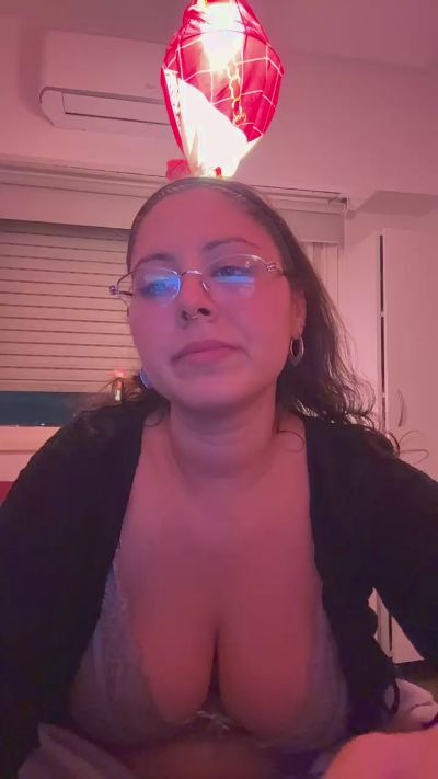 sweet_cute_rina live cam on Cam4