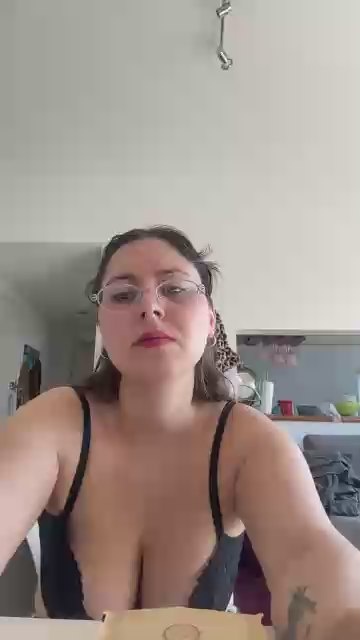 sweet_cute_rina live cam on Cam4