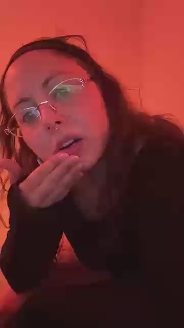 sweet_cute_rina live cam on Cam4