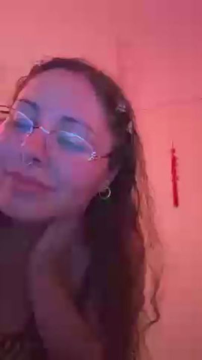 sweet_cute_rina live cam on Cam4