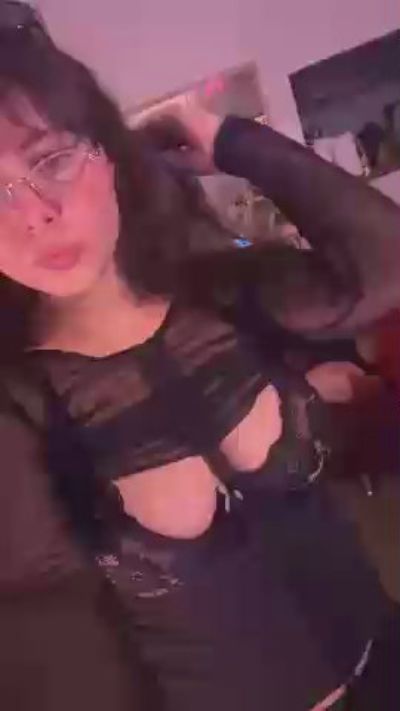 sweet_cute_rina live cam on Cam4