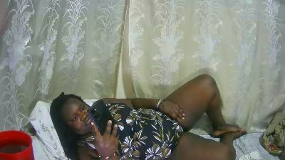 sweet_shantel live cam on Cam4