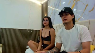 sweetauracouple live cam on Cam4