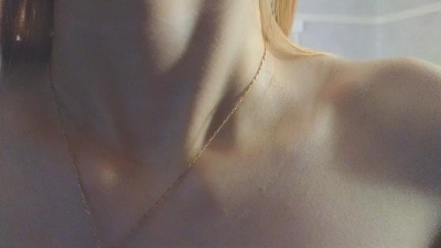 sweetblonde5 live cam on Cam4