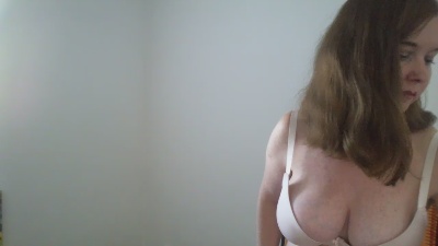 sweetdolly20 live cam on Cam4